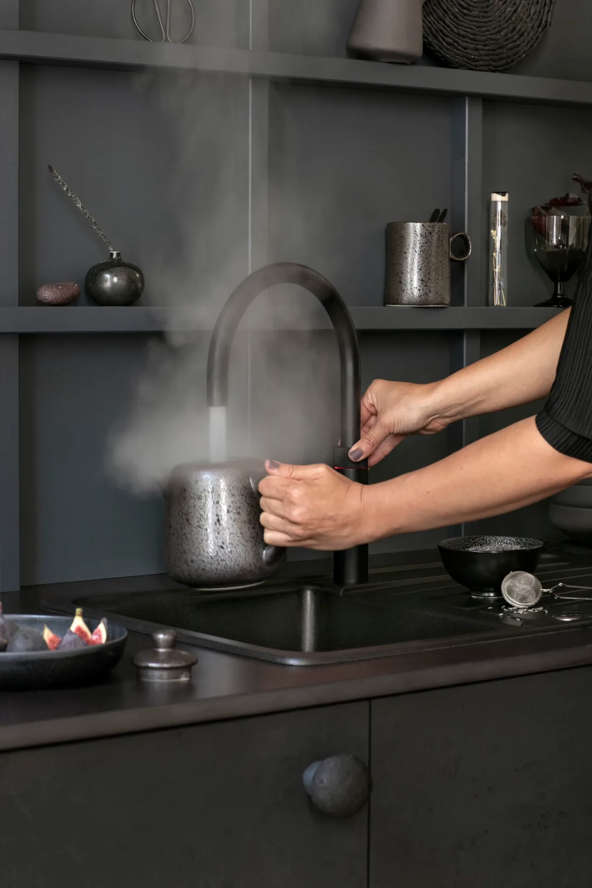 Quooker PRO3 Fusion Round Black Matt hover